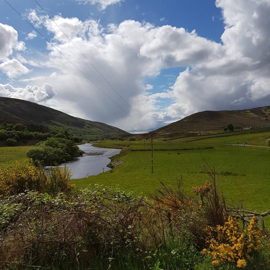 Helmsdale Lodge Hostel - All Rooms En-Suite ภายนอก รูปภาพ