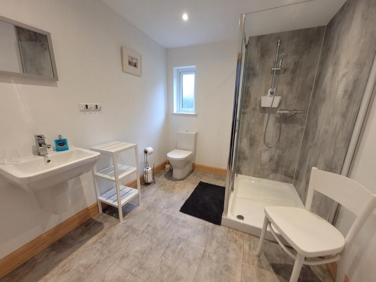 Helmsdale Lodge Hostel - All Rooms En-Suite ภายนอก รูปภาพ